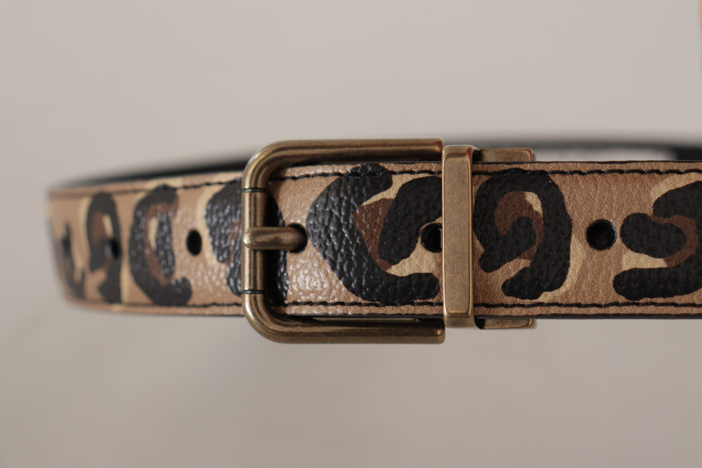 Dolce & Gabbana Chic Engraved Logo Leather Belt - 75 cm / 30 Inches