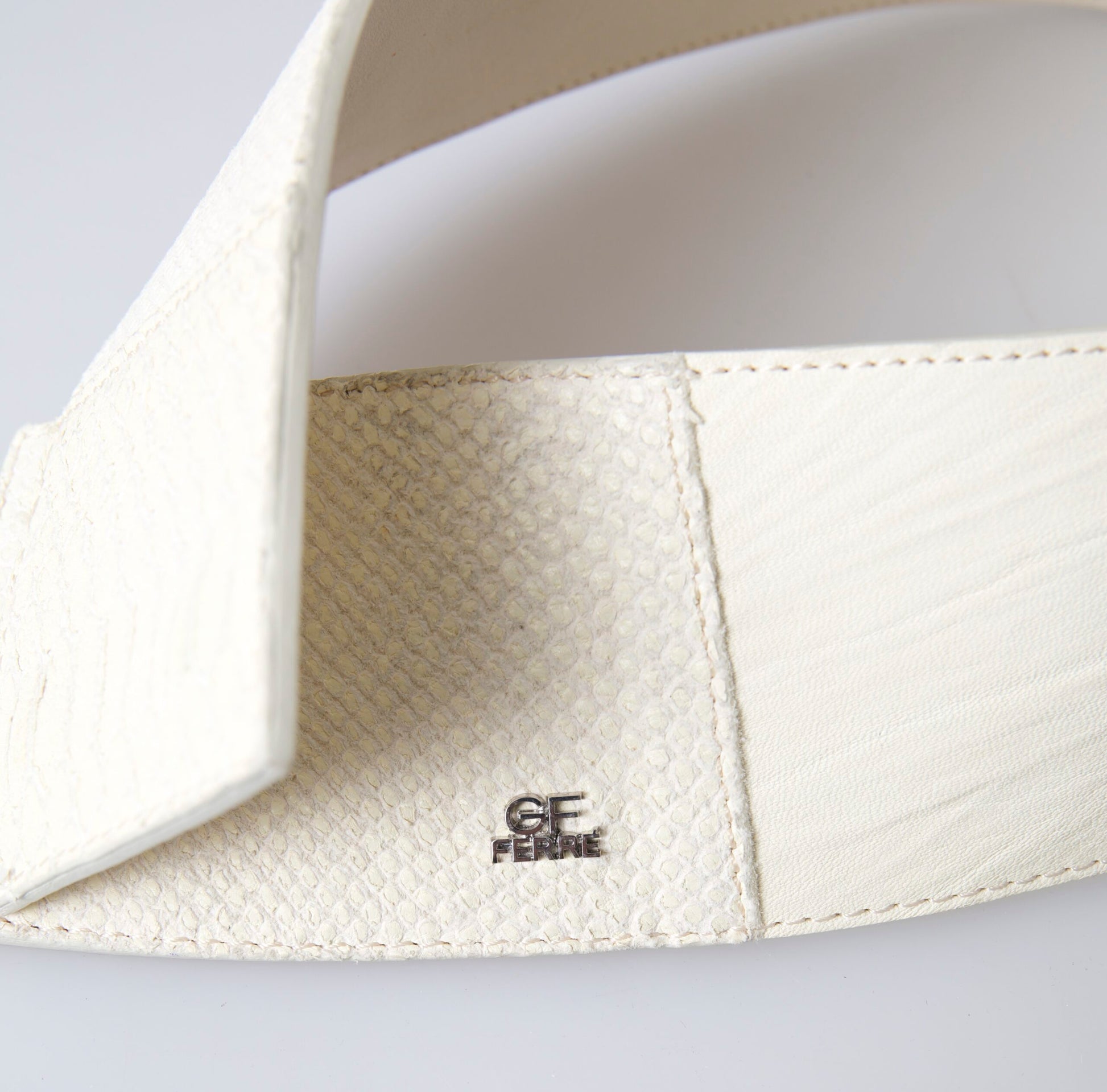 GF Ferre Chic Off White Snap Button Fashion Belt - 70 cm / 28 Inches