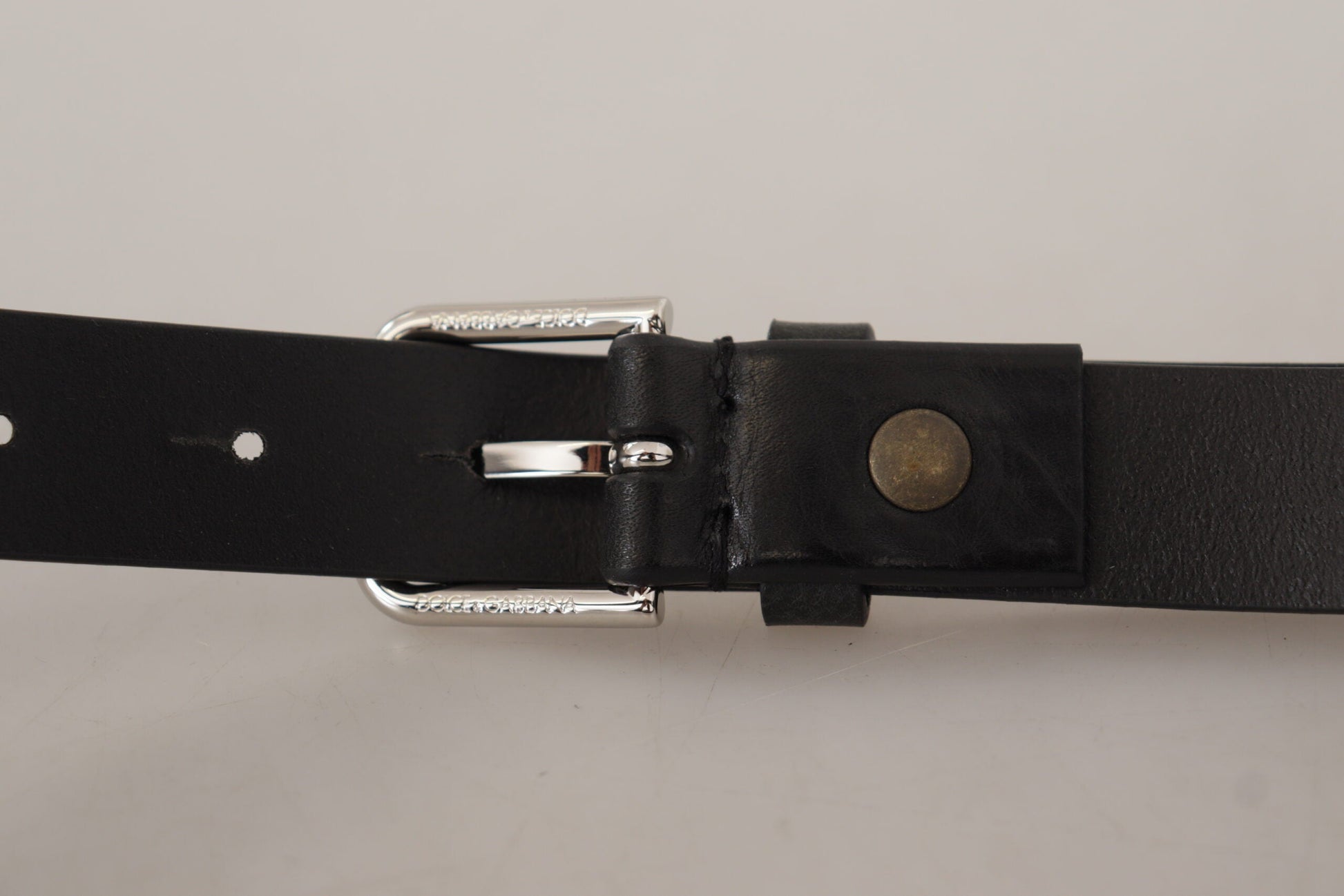 Dolce & Gabbana Elegant Black Leather Belt with Metal Buckle - 80 cm / 32 Inches