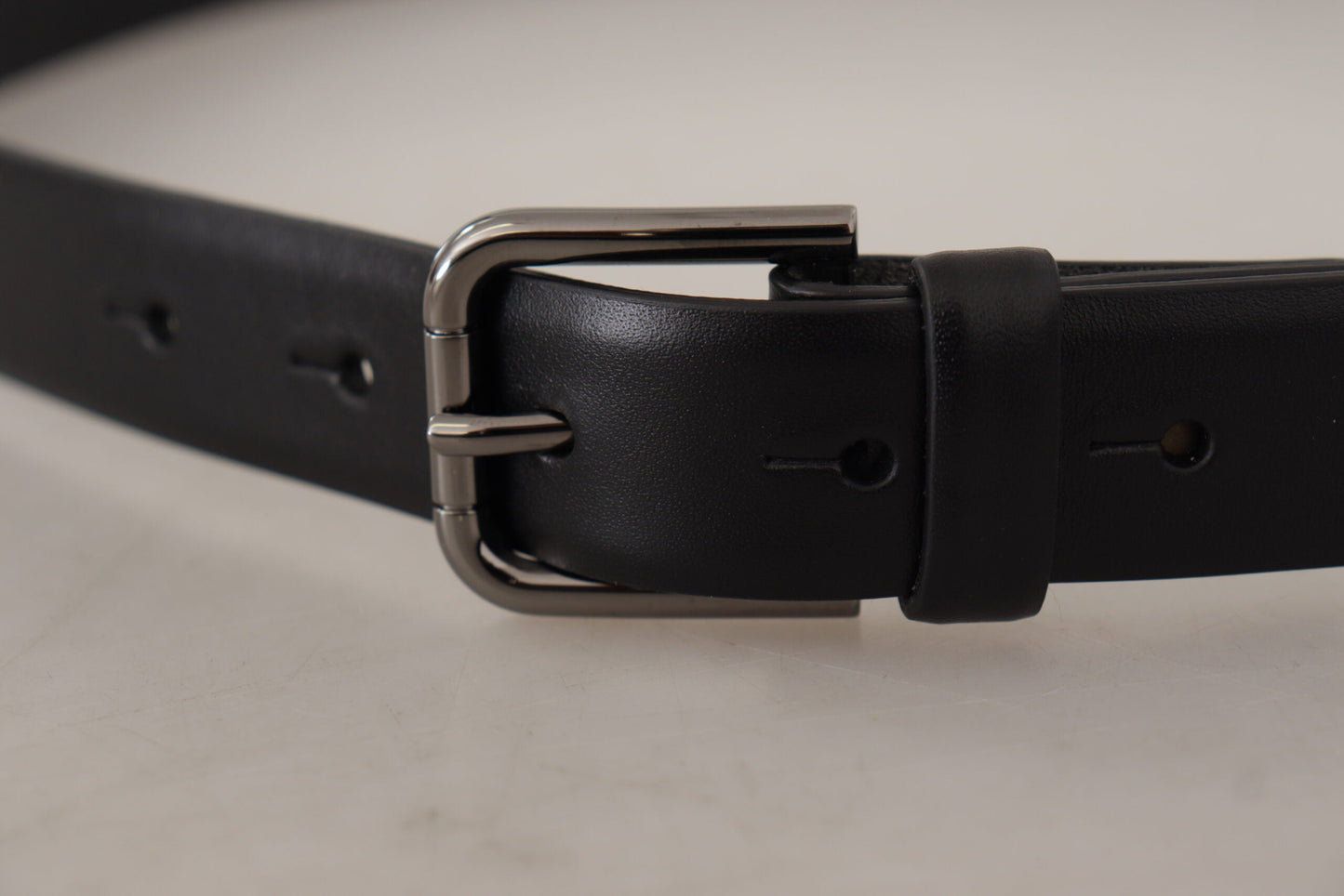 Dolce & Gabbana Elegant Black Leather Classic Belt - 80 cm / 32 Inches