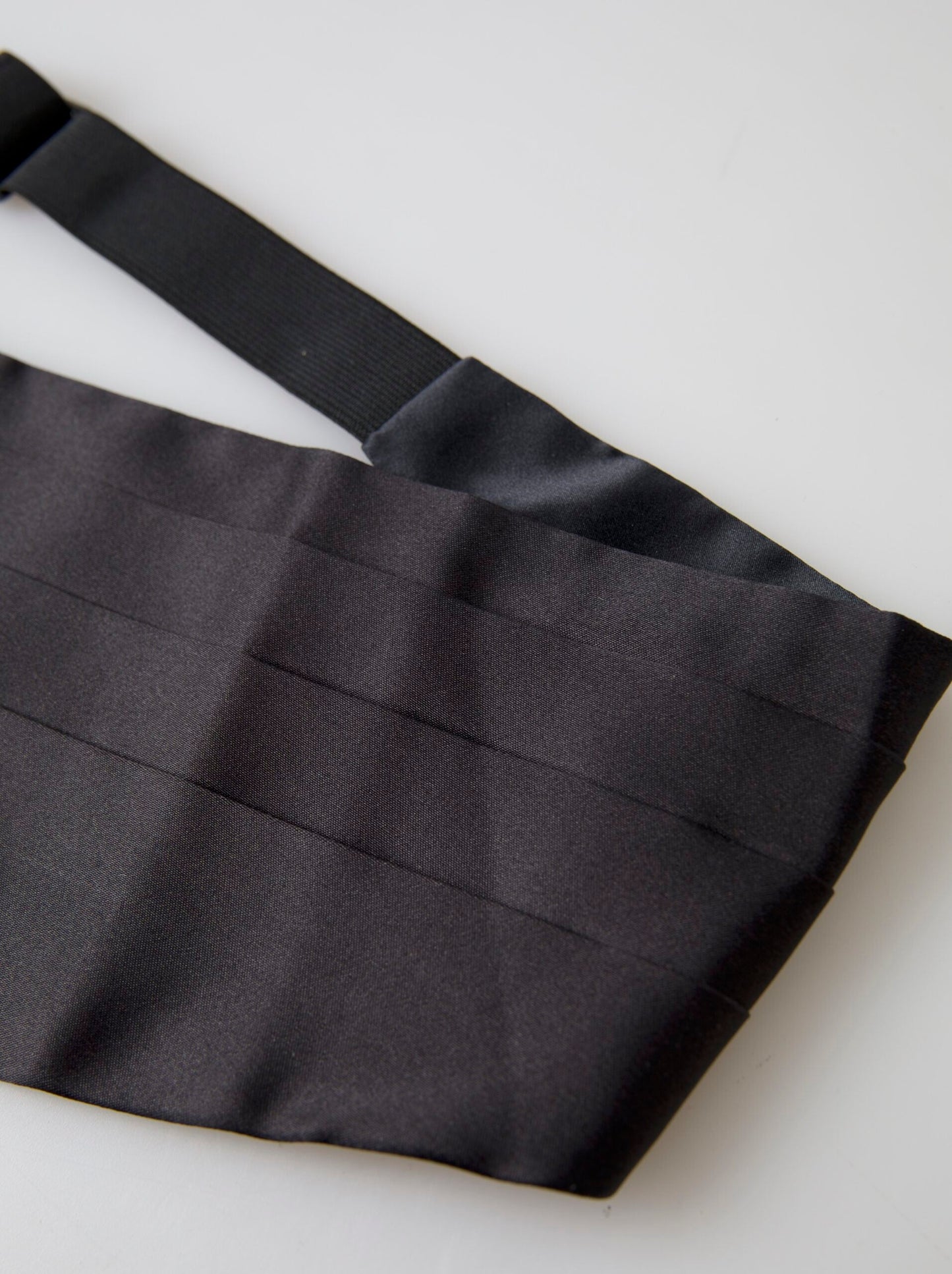 Dolce & Gabbana Elegant Black Silk Cummerbund - IT54 | XL