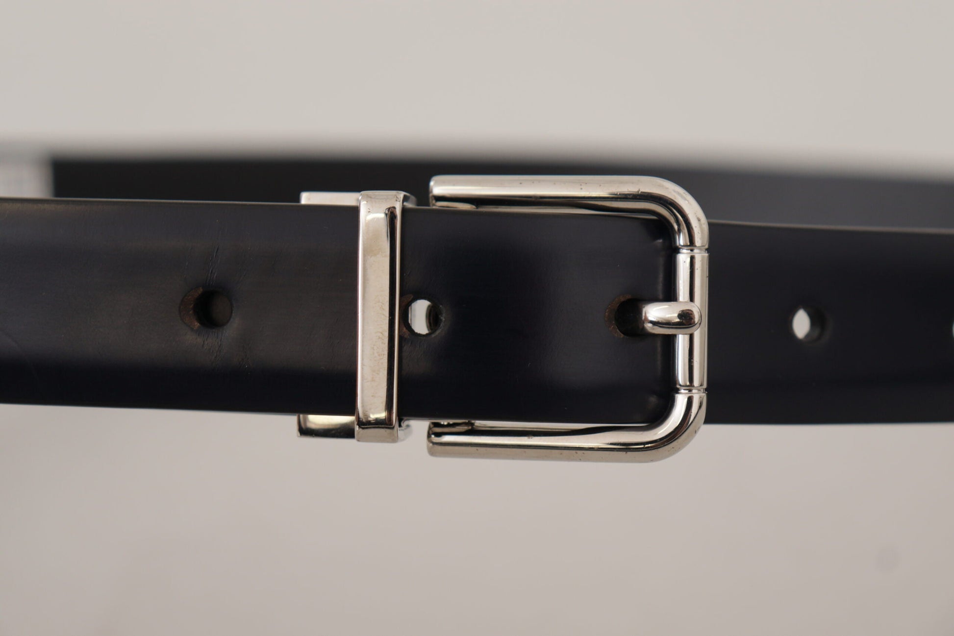 Dolce & Gabbana Elegant Leather Belt with Metal Buckle - 100 cm / 40 Inches