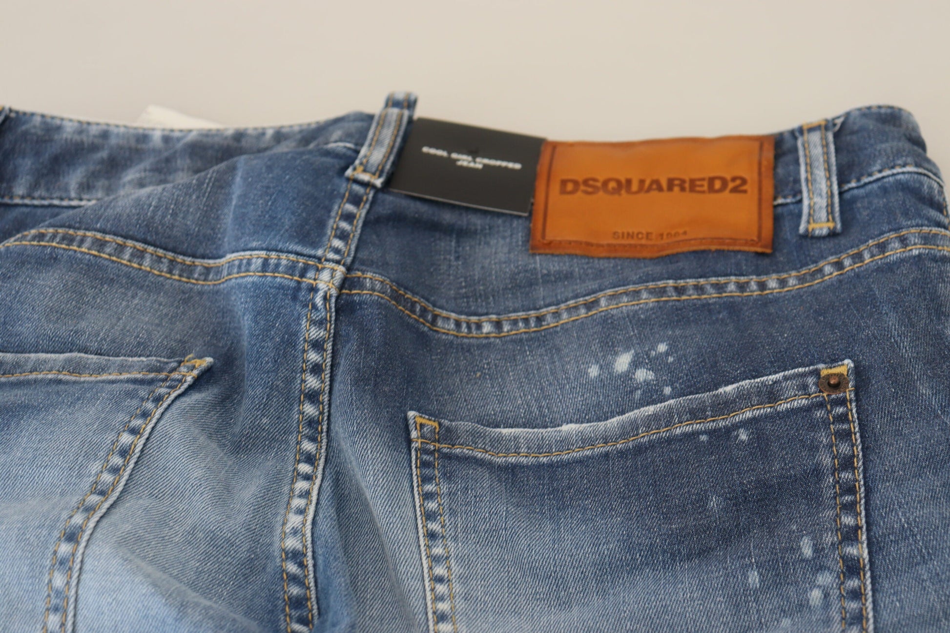 Dsquared² Chic Cropped Blue Denim - Elevate Your Casual Look - IT38 | XS